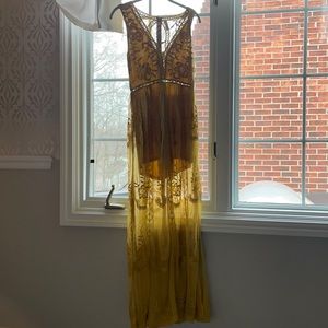 Beautiful yellow maxi dress; worn only once